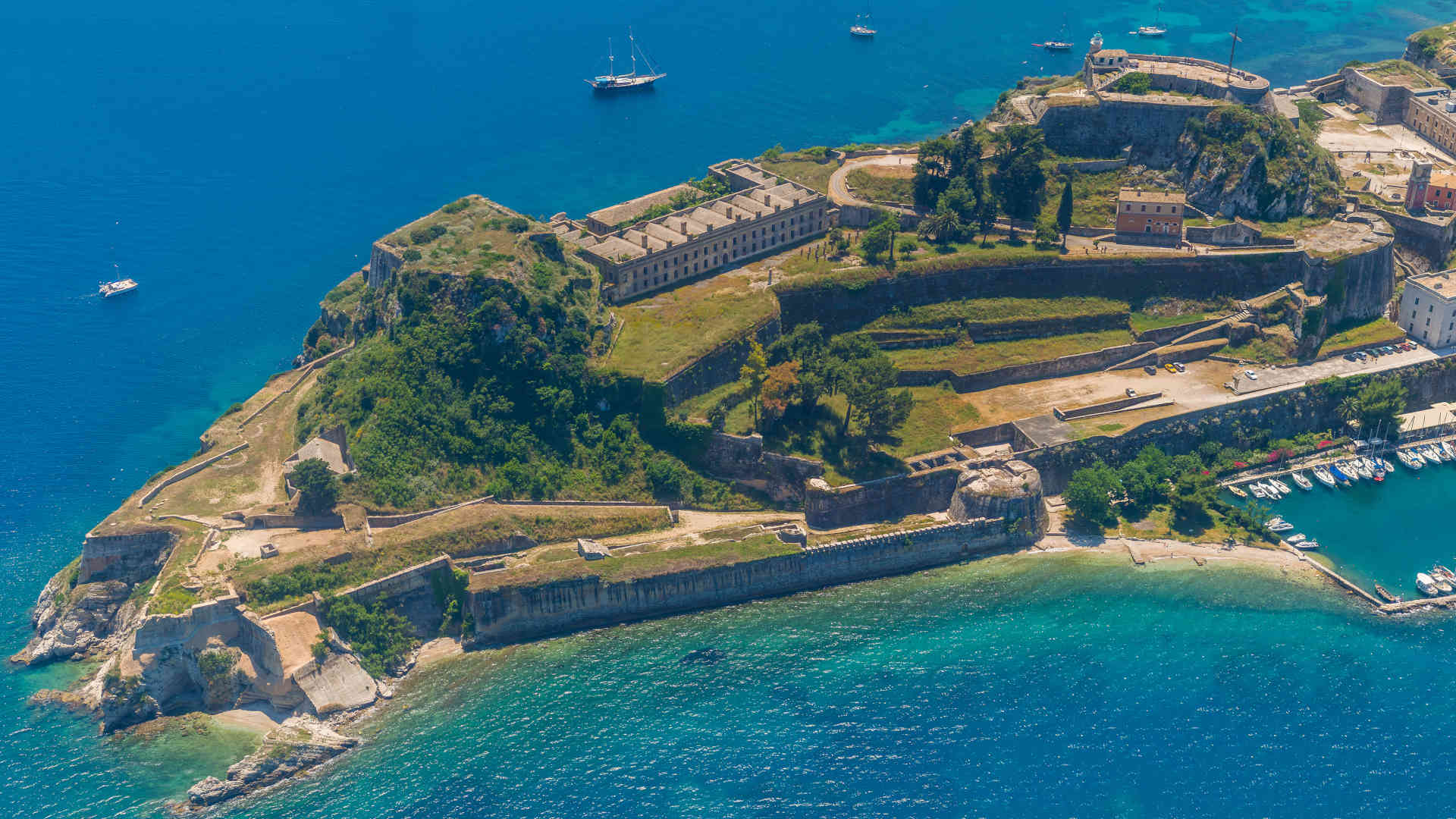 Veduta dall'alto della fortezza vecchia di Corfù